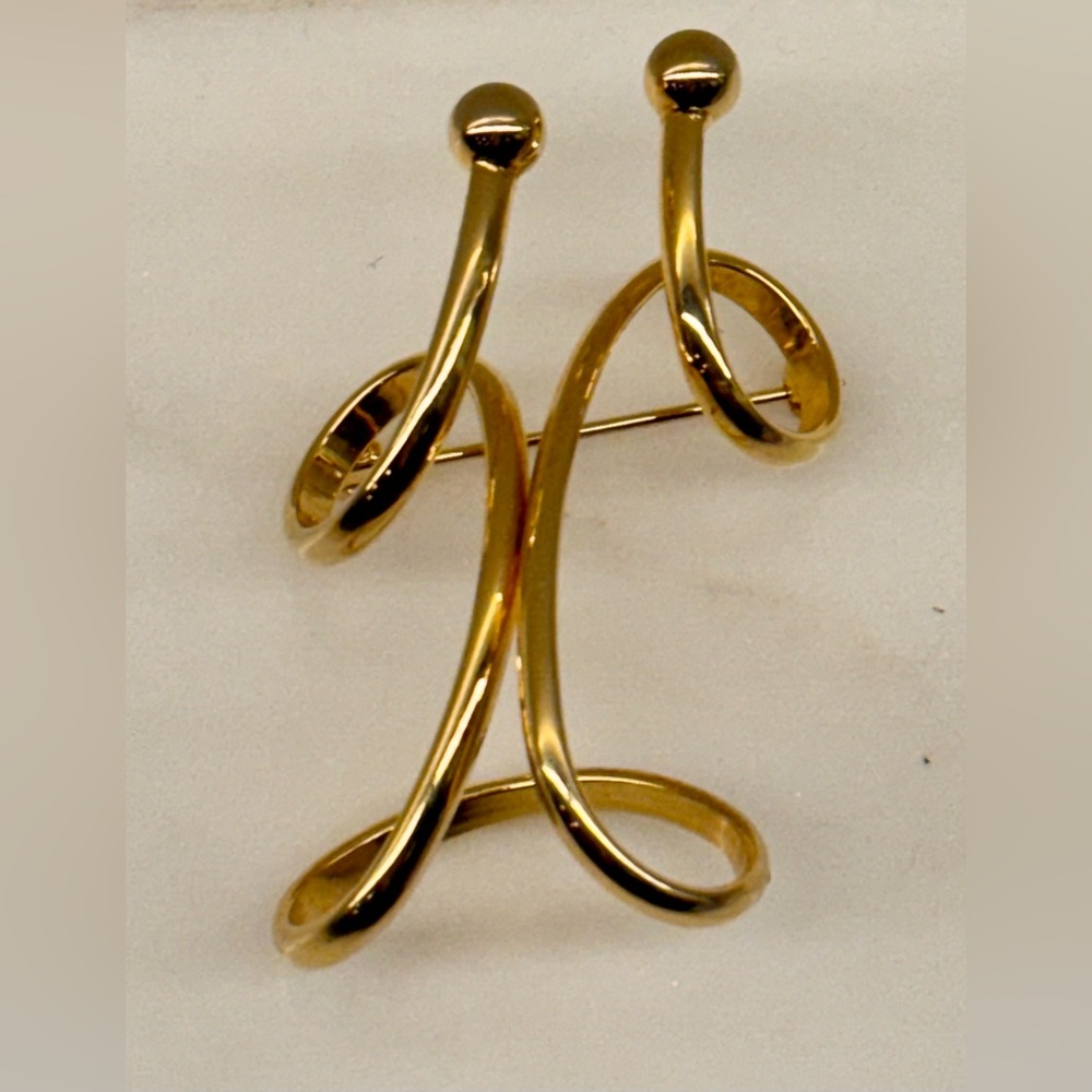 Gold plated Spiral Brooch pin